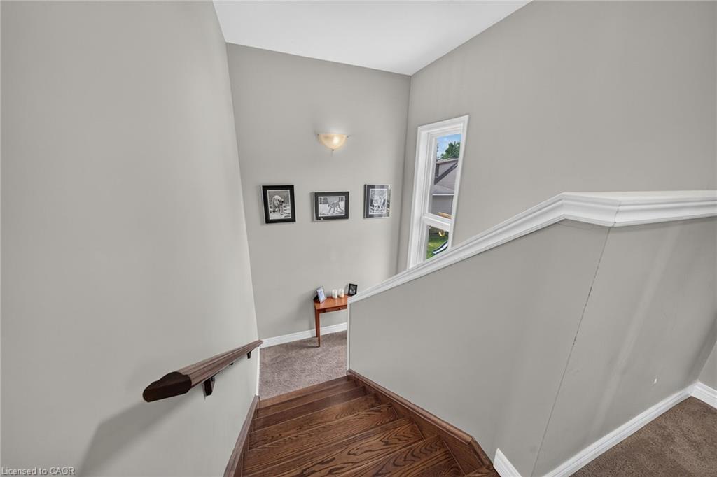 17 Grantham Avenue S Property Photo 22