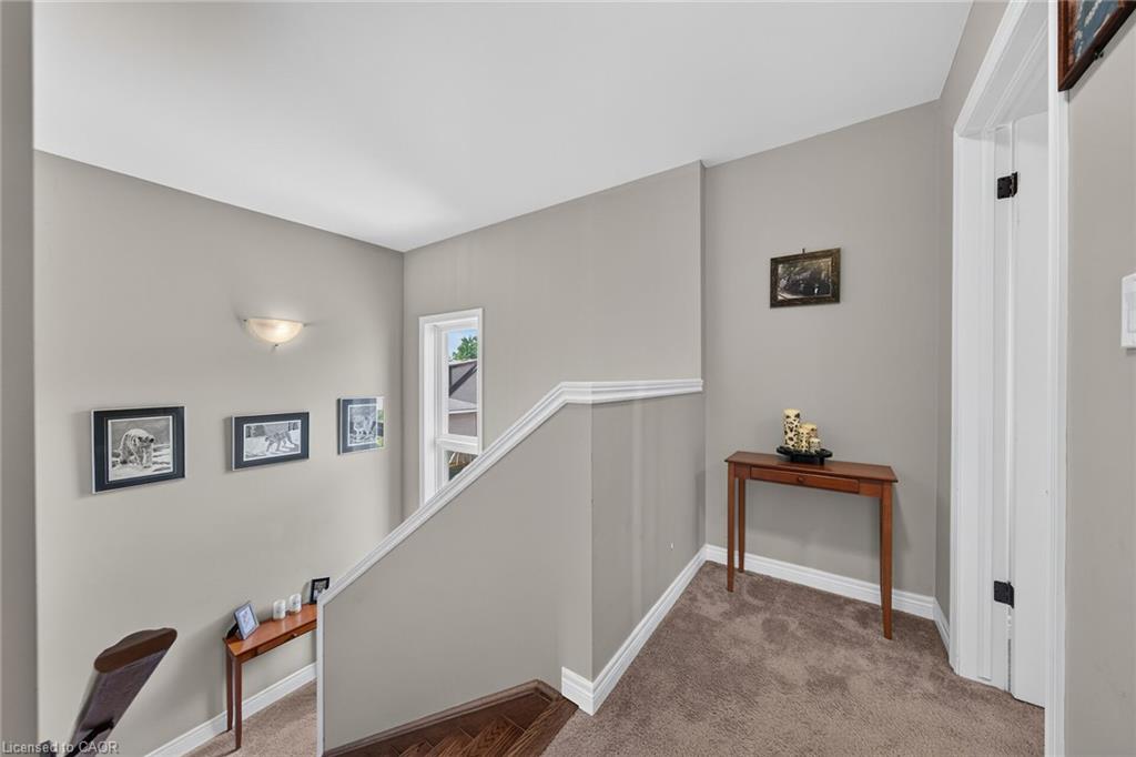 17 Grantham Avenue S Property Photo 23