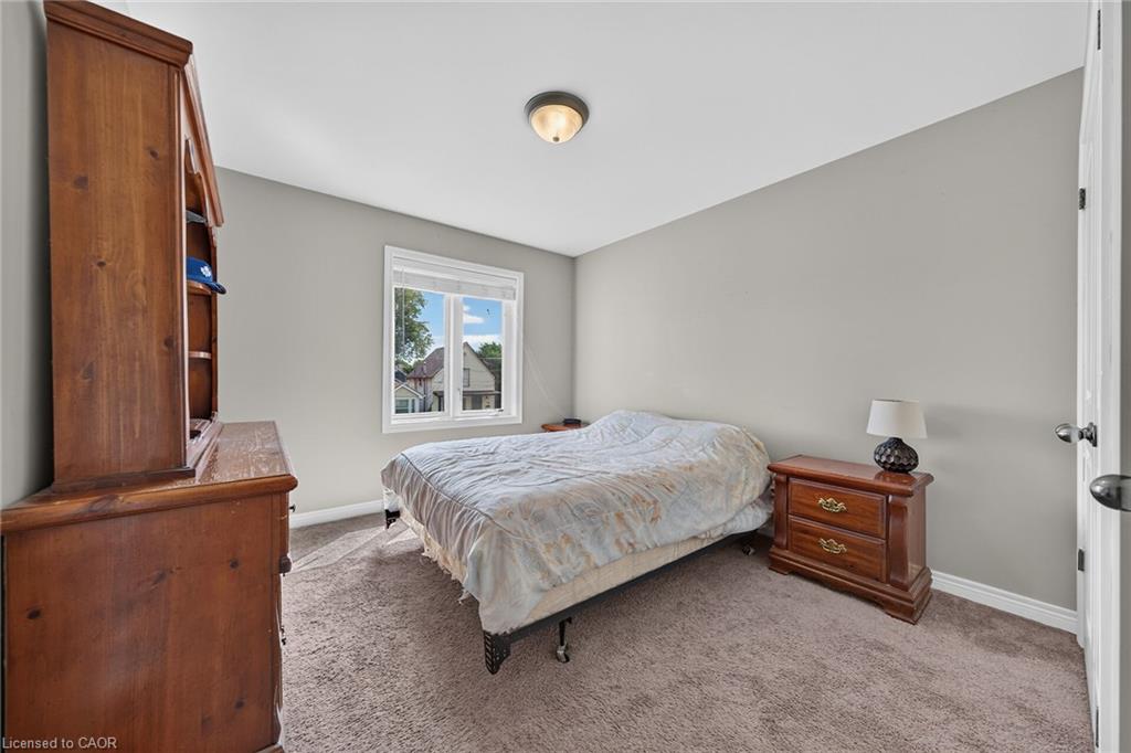 17 Grantham Avenue S Property Photo 32
