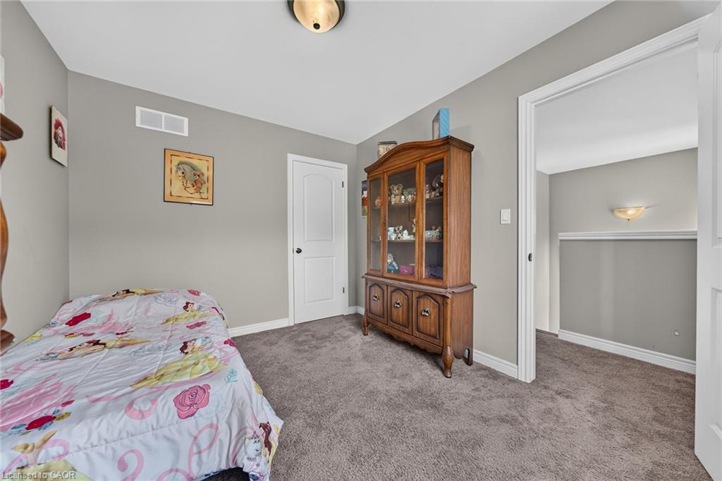 17 Grantham Avenue S Property Photo 34