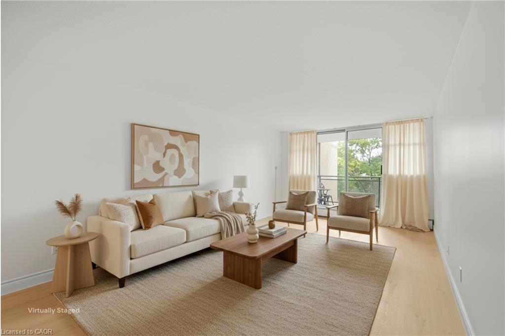 310-975 Warwick Court Property Photo 8