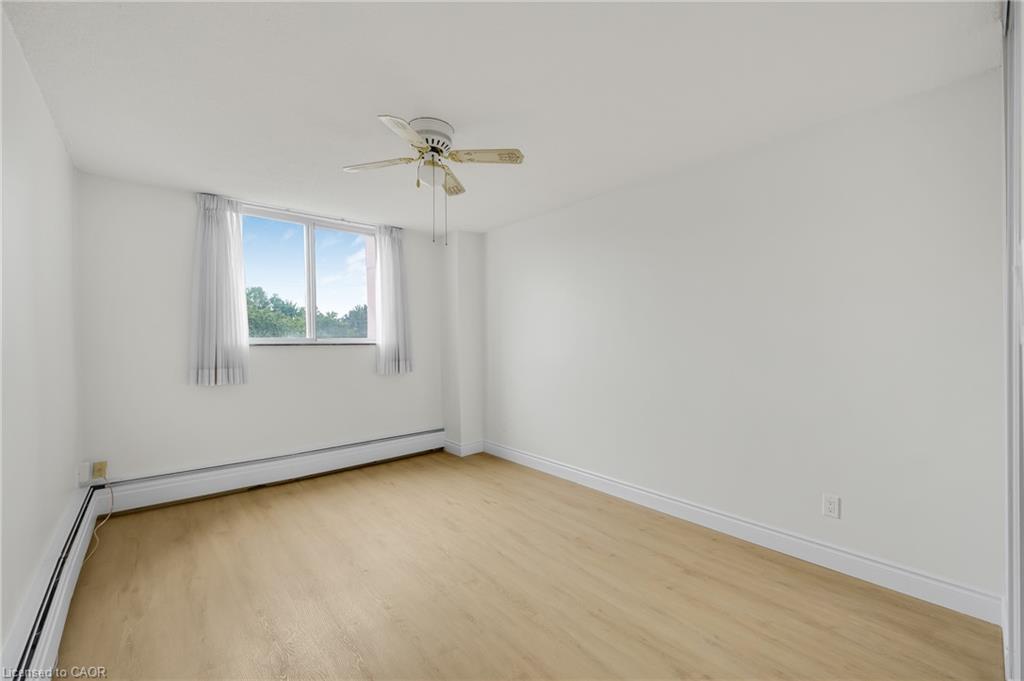 310-975 Warwick Court Property Photo 19
