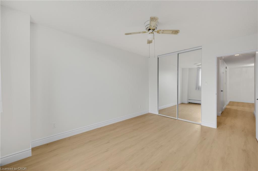 310-975 Warwick Court Property Photo 20