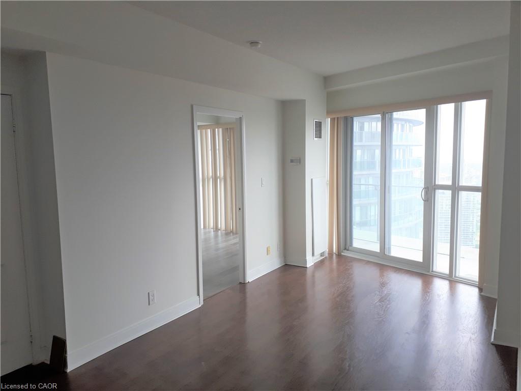 3906-50 Absolute Avenue Property Photo 4