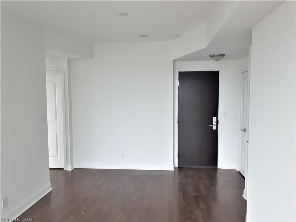 3906-50 Absolute Avenue Property Photo 5