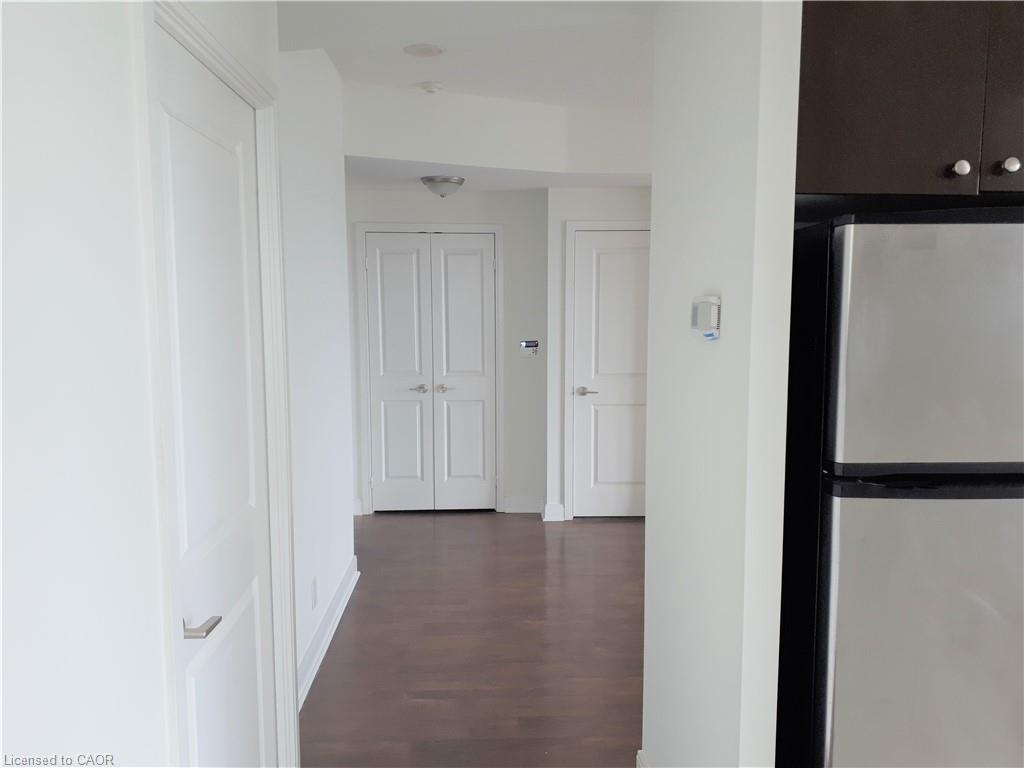 3906-50 Absolute Avenue Property Photo 12