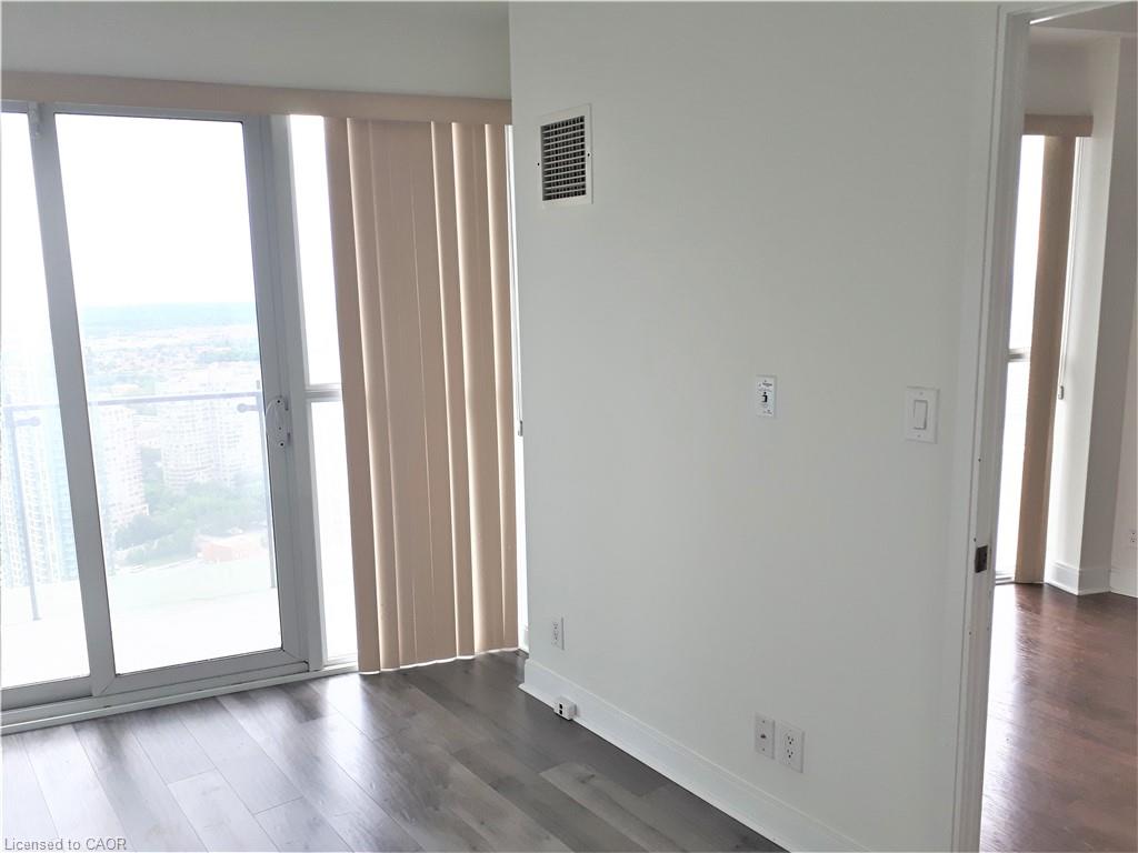 3906-50 Absolute Avenue Property Photo 14