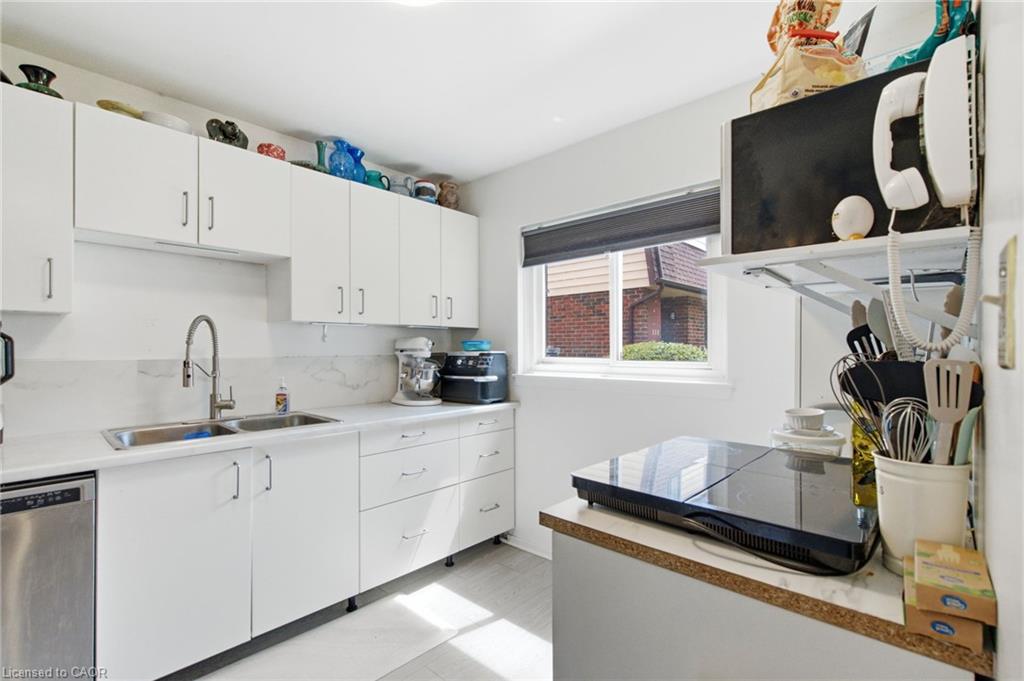 94-20 Glenvale Drive Property Photo 12