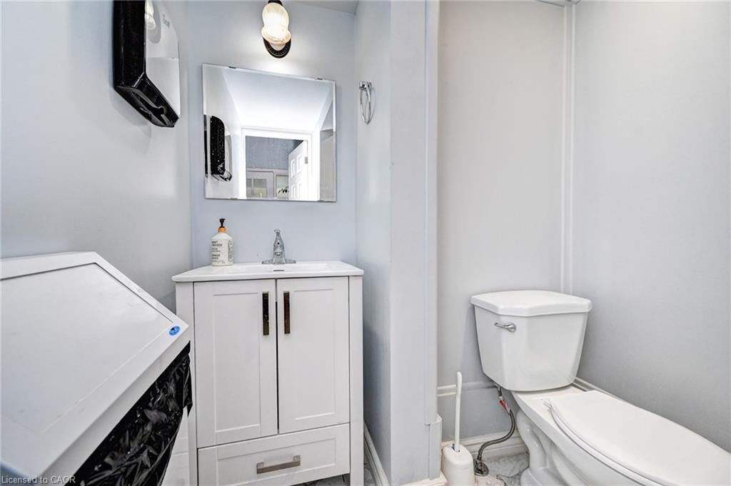 15 Ainslie Street N Property Photo 10