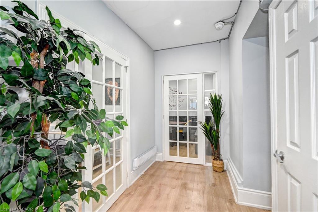 15 Ainslie Street N Property Photo 16