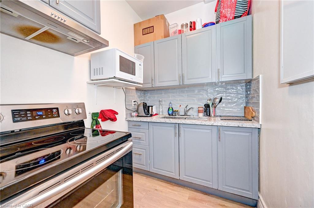 15 Ainslie Street N Property Photo 38