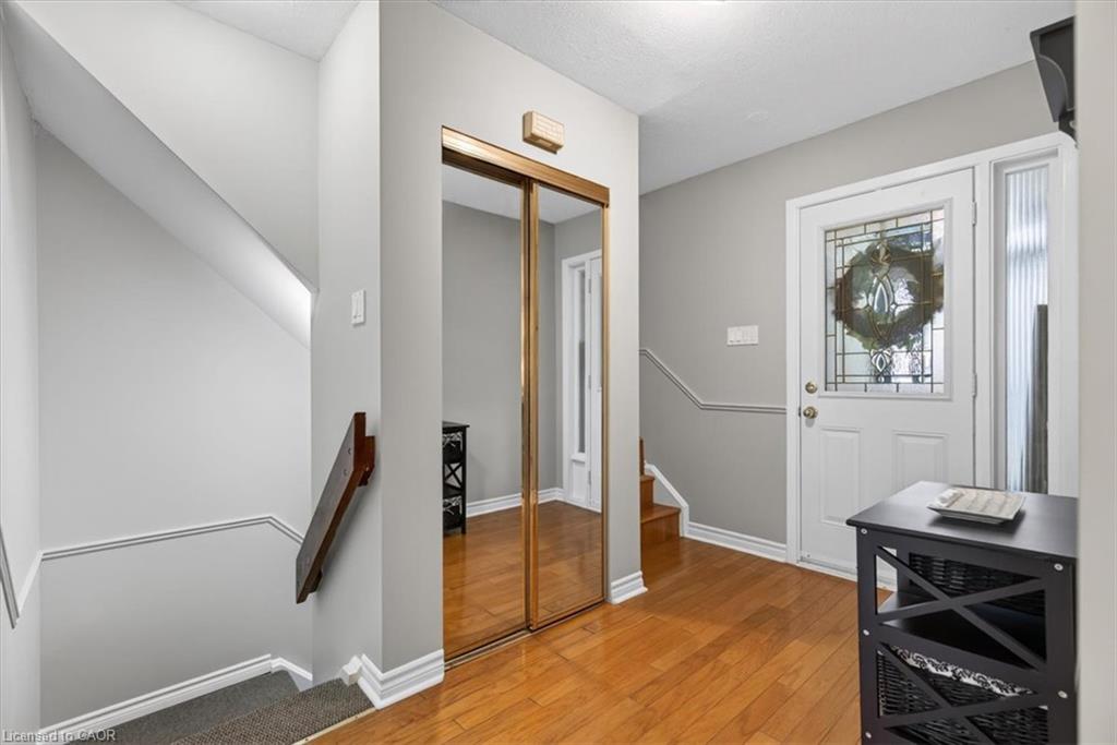3-479 Woodview Road Property Photo 8