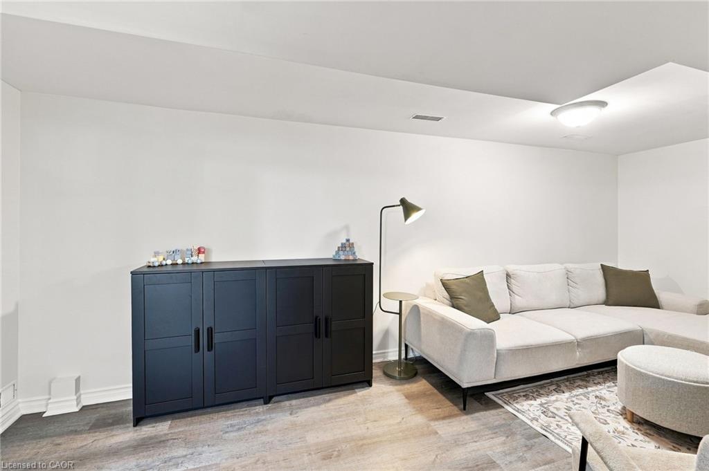 122 Limeridge Road W Property Photo 33