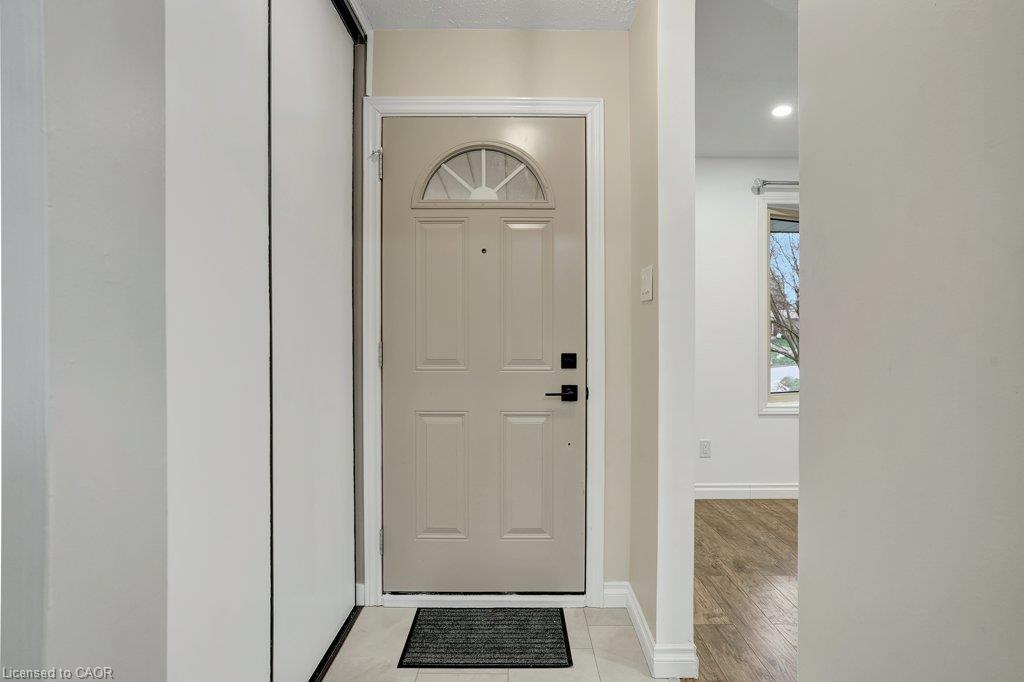 67 Kimberly Crescent Property Photo 3