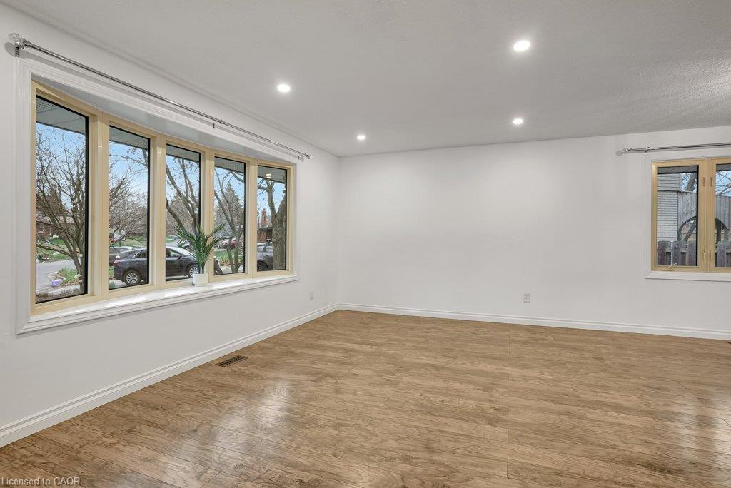 67 Kimberly Crescent Property Photo 4