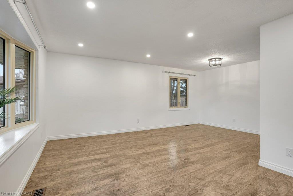 67 Kimberly Crescent Property Photo 5
