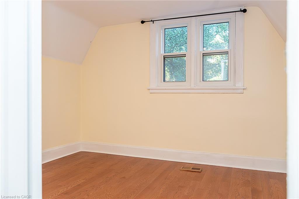 41 Paradise Road S Property Photo 19