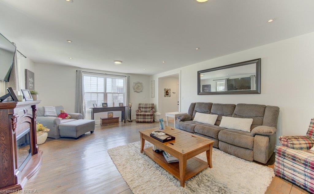 4 Wellington Street Property Photo 10