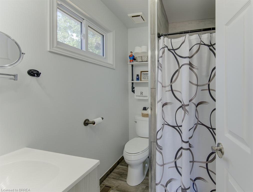 4 Wellington Street Property Photo 27