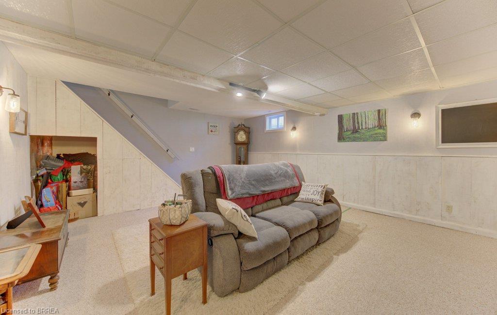 4 Wellington Street Property Photo 32
