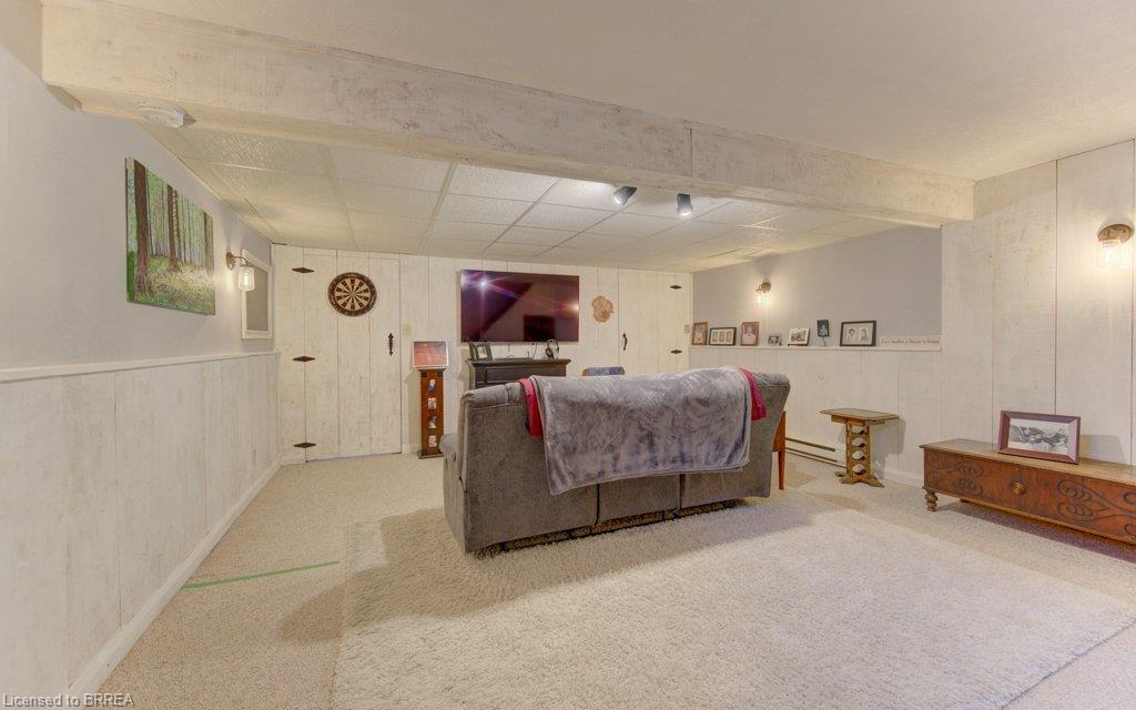 4 Wellington Street Property Photo 33