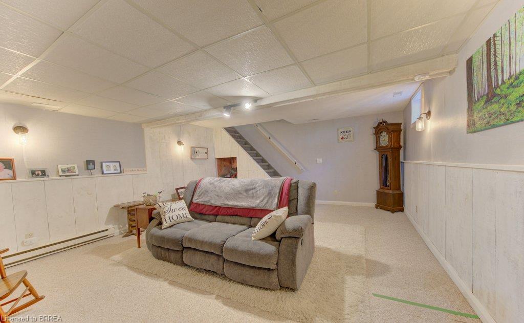 4 Wellington Street Property Photo 34