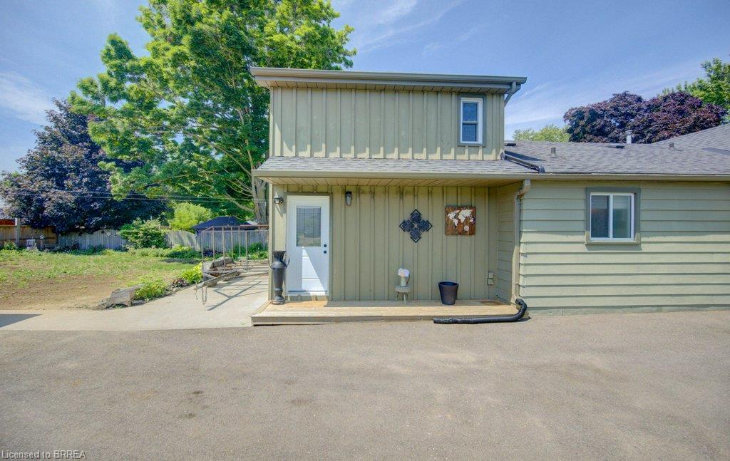 4 Wellington Street Property Photo 37