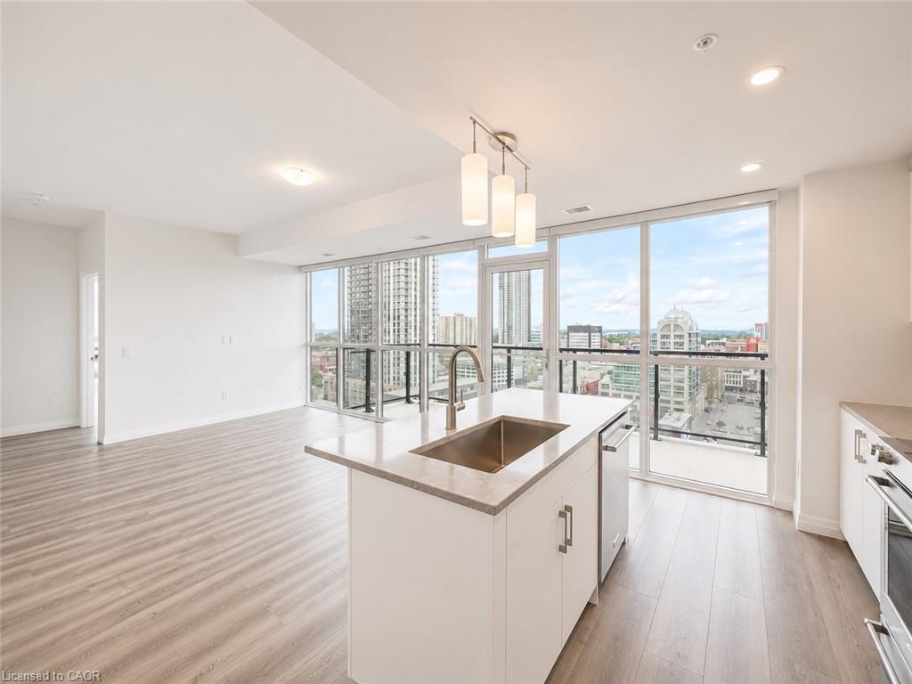 1602-60 Charles Street W Property Photo 11