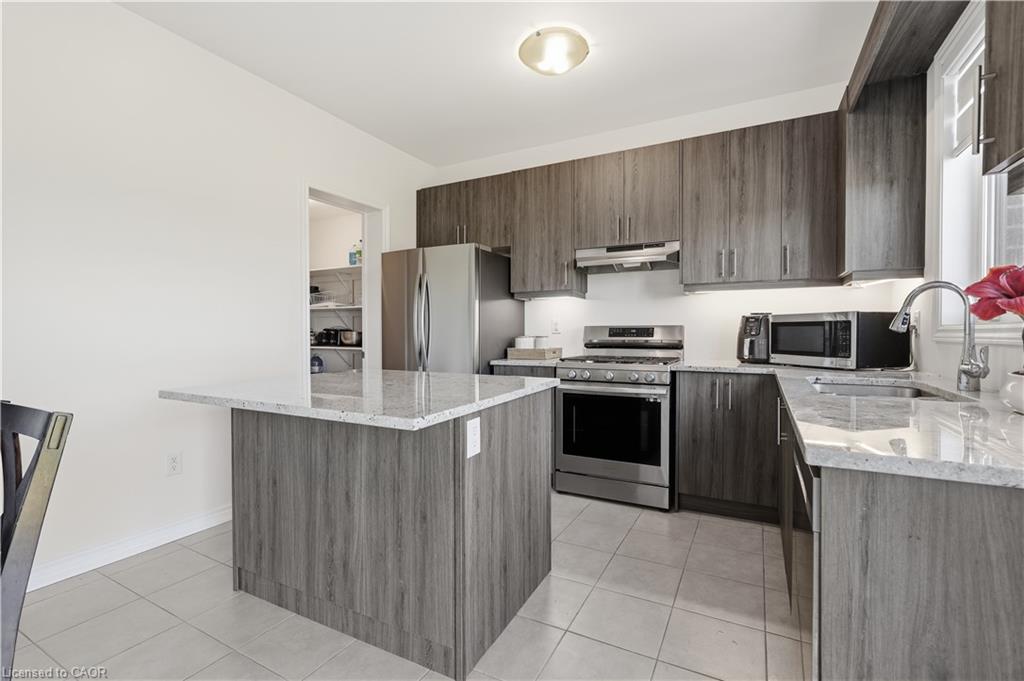 147 Midland Place Property Photo 8