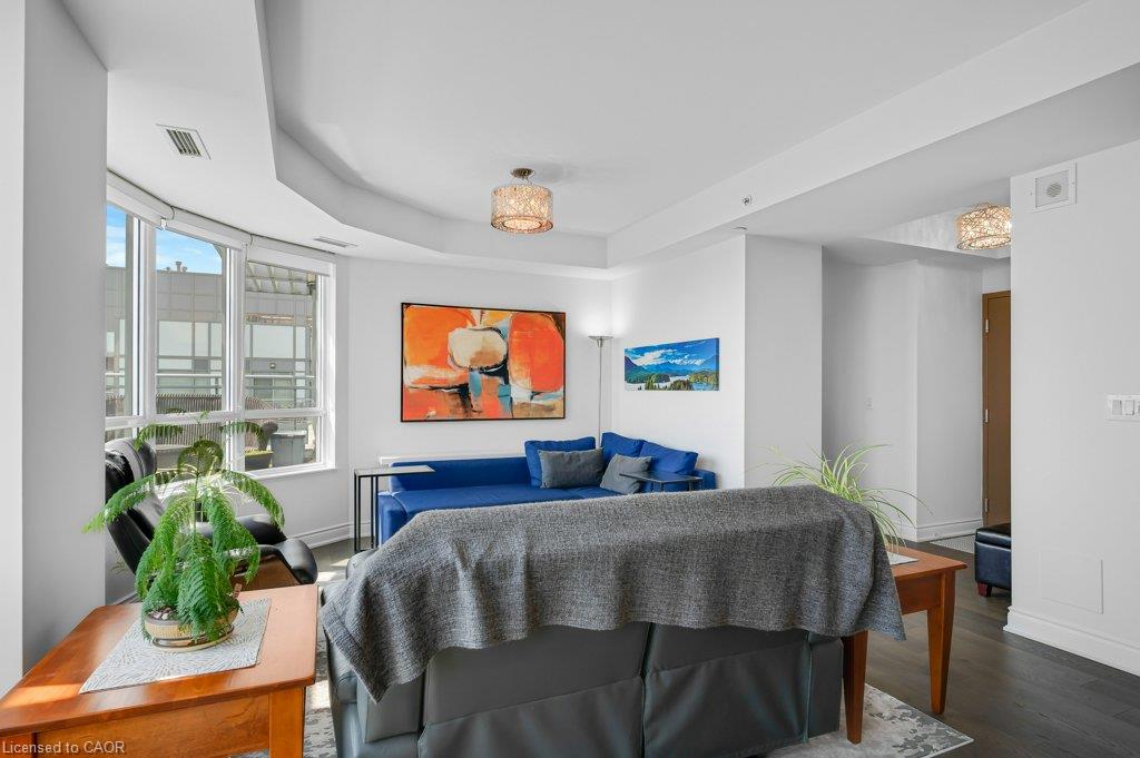 B814-3500 Lakeshore Road W Property Photo 5