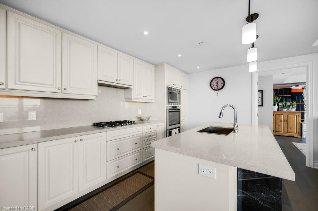 B814-3500 Lakeshore Road W Property Photo 11