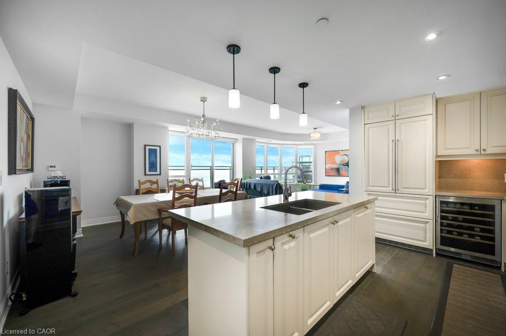 B814-3500 Lakeshore Road W Property Photo 13