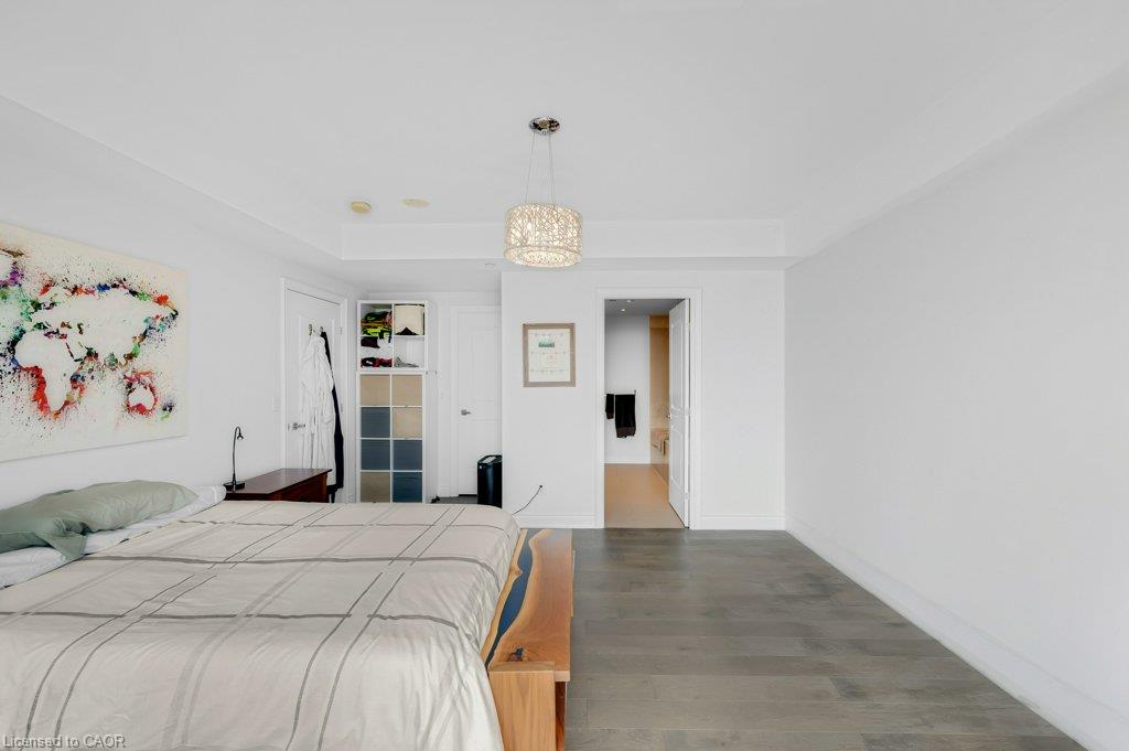B814-3500 Lakeshore Road W Property Photo 15
