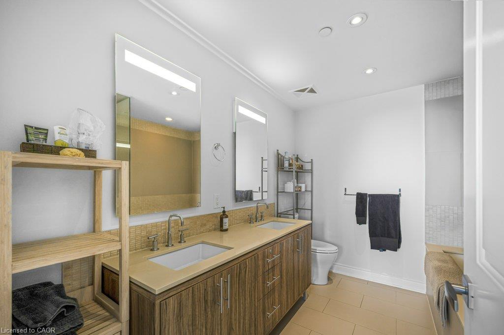 B814-3500 Lakeshore Road W Property Photo 16