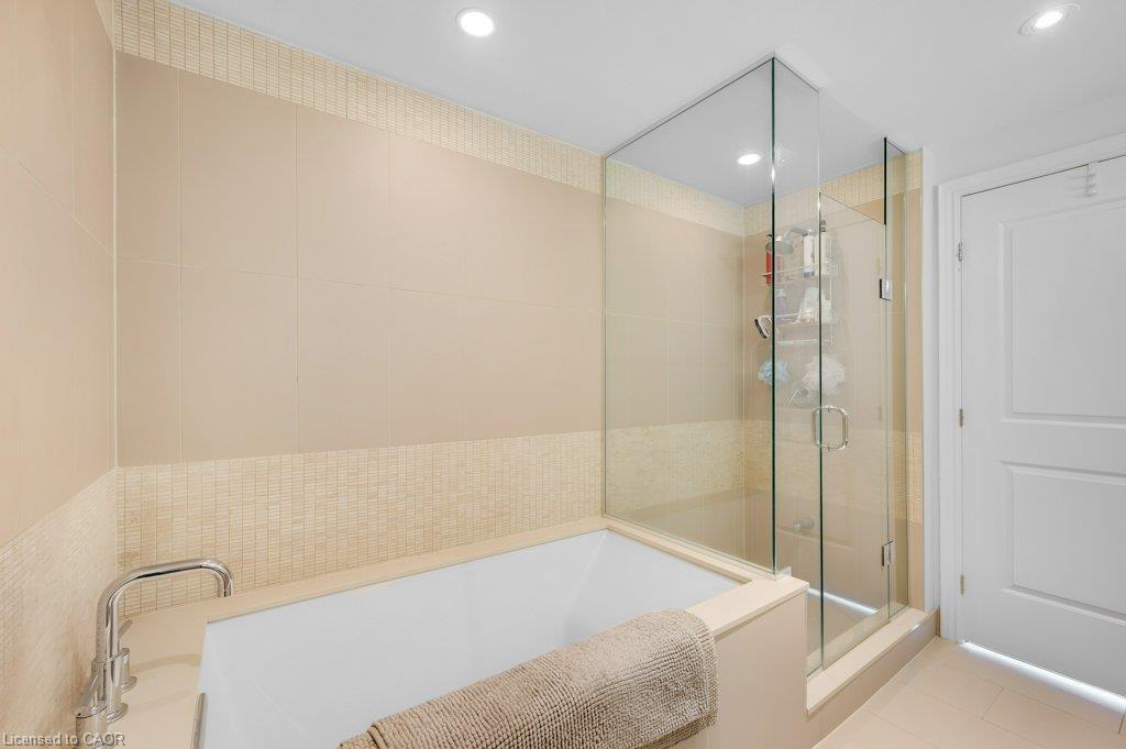 B814-3500 Lakeshore Road W Property Photo 17