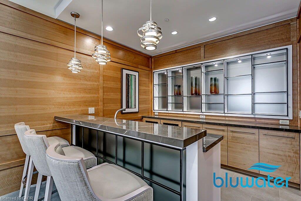 B814-3500 Lakeshore Road W Property Photo 31