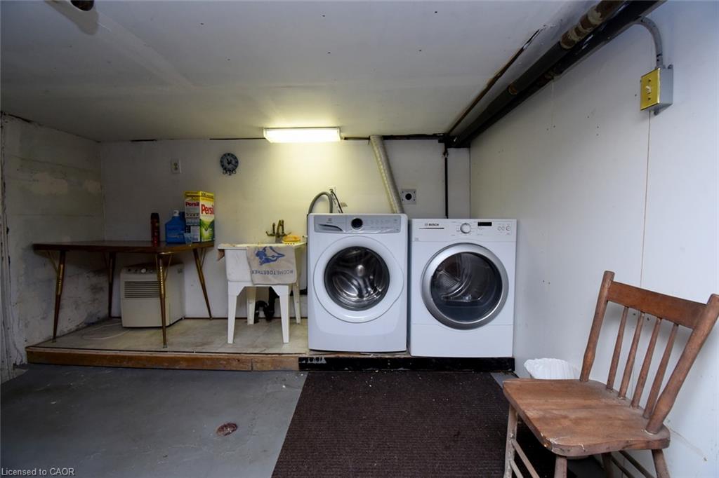 3-1052 Deta Road Property Photo 6