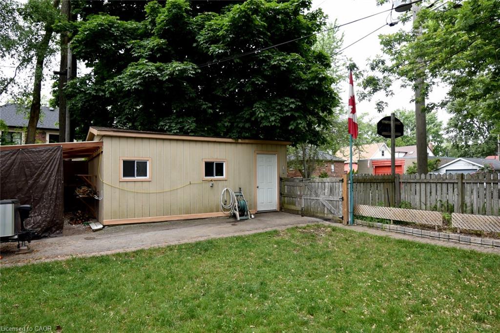 3-1052 Deta Road Property Photo 9