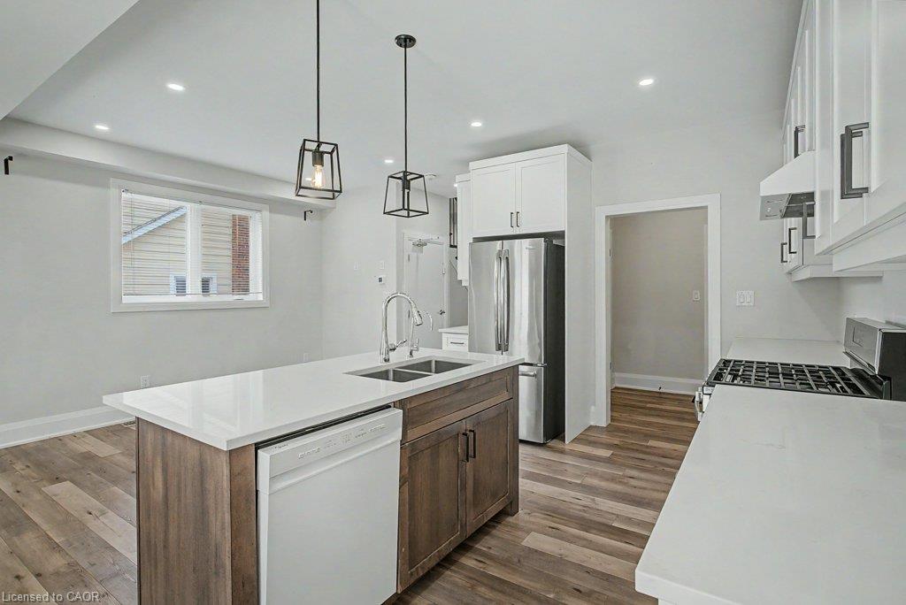 31 Fourth Avenue Property Photo 16