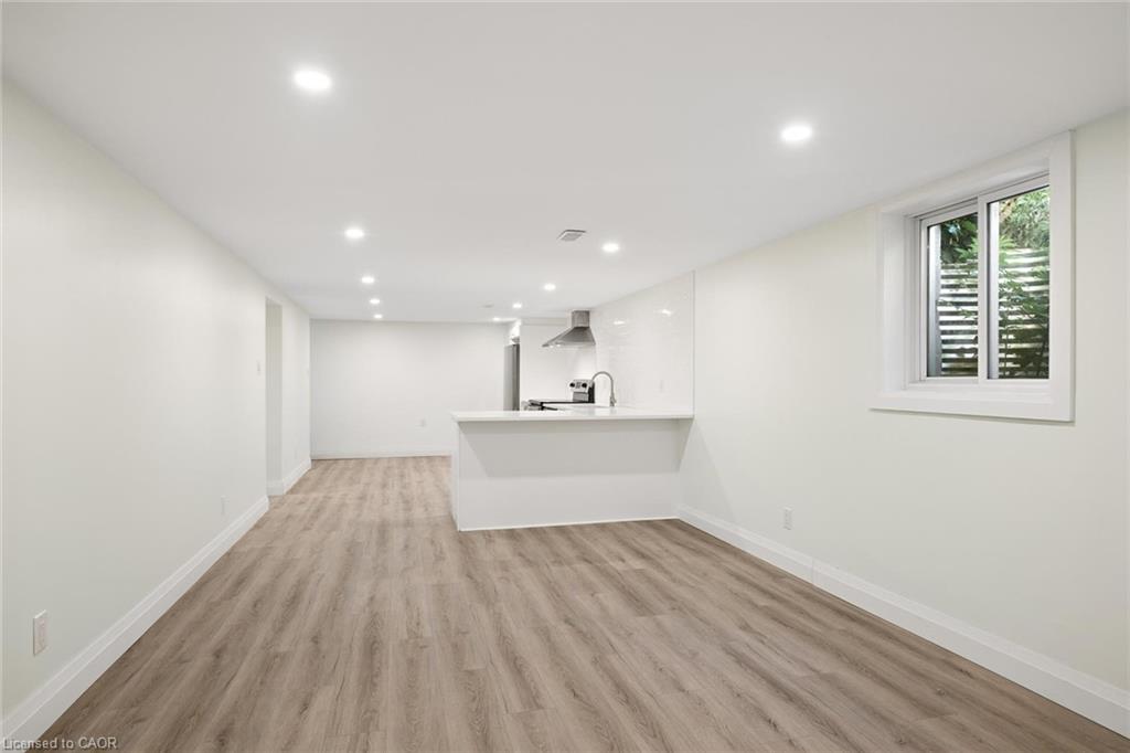 235 Guelph Street Property Photo 8