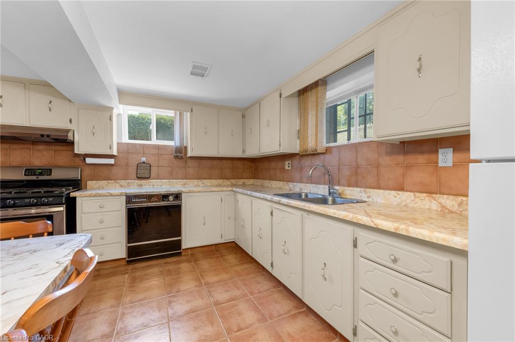 150 Marcella Crescent Property Photo 22