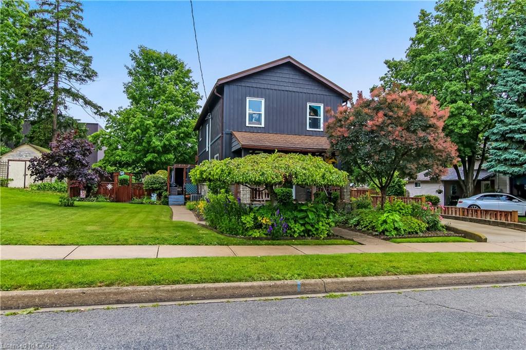 164 Head Street N Property Photo 1