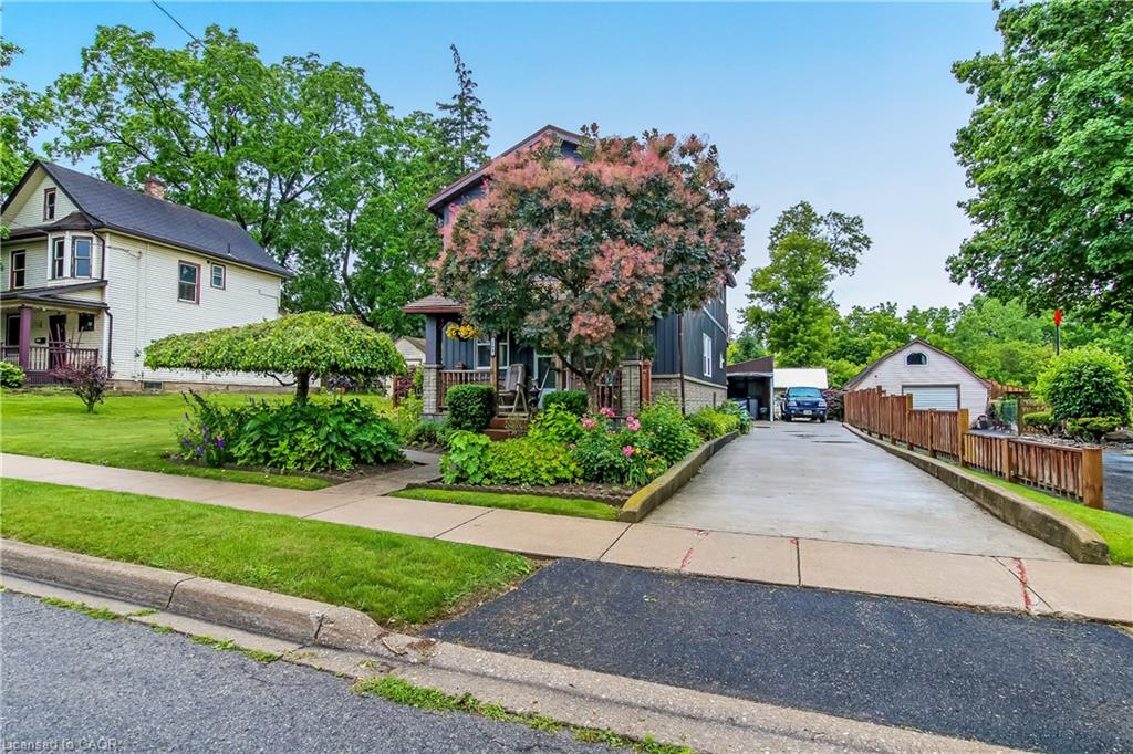 164 Head Street N Property Photo 2
