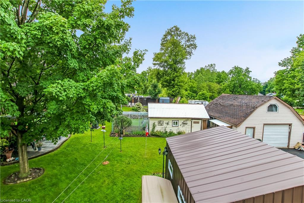 164 Head Street N Property Photo 17
