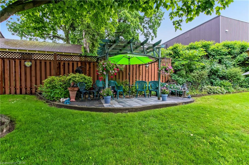 164 Head Street N Property Photo 21
