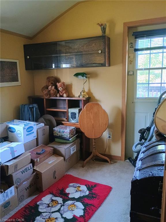 164 Head Street N Property Photo 31