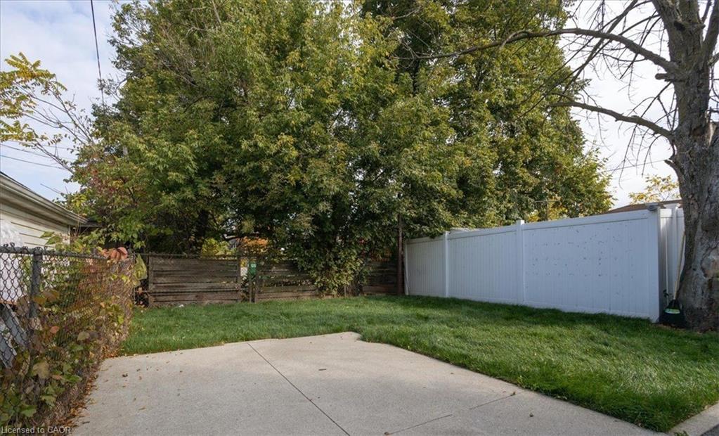 2027 Brampton Street Property Photo 9