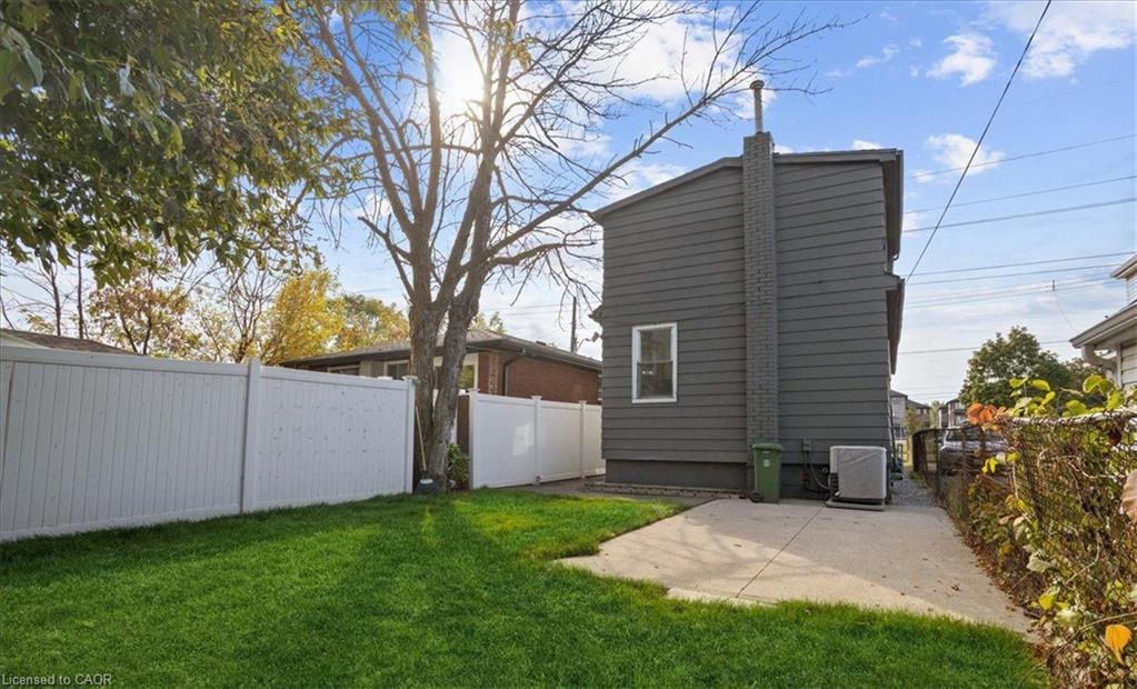 2027 Brampton Street Property Photo 10
