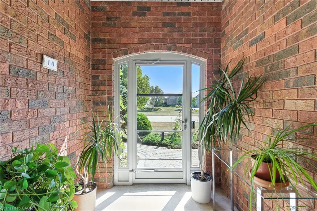 10 Featherstone Avenue Property Photo 3