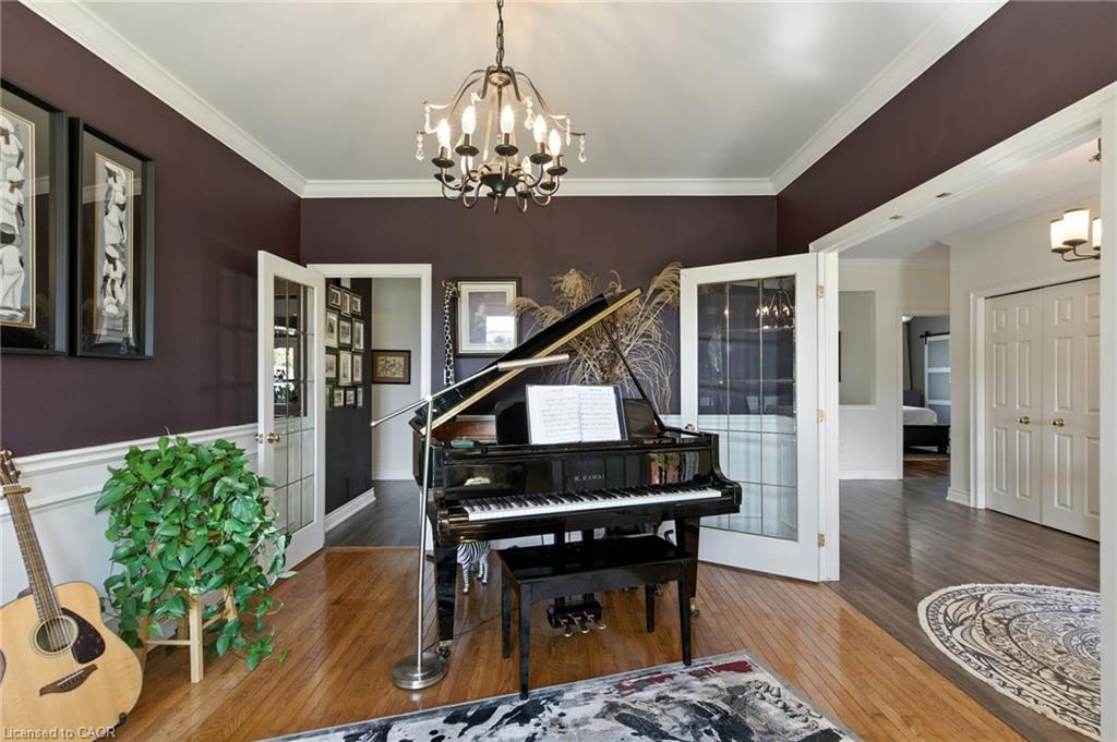 10 Featherstone Avenue Property Photo 7